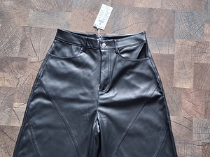 Новые кожаные брюки Cropp, размер: S (3 фото из 6)