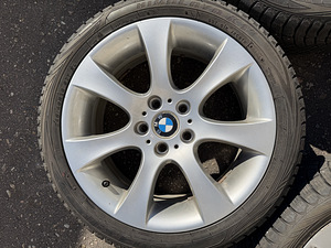 18" BMW style 124 originaalveljed 5x120 + naastrehvid 245/40 (8 foto / 8)