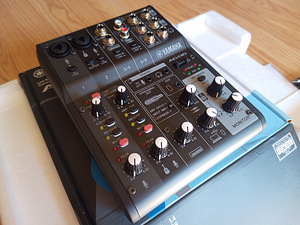 Yamaha AG06 MK2 BK Helimikser (2 foto / 7)