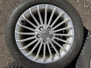 17" Audi originaalveljed 5x112 + naastrehvid 225/50/17 (6 foto / 8)