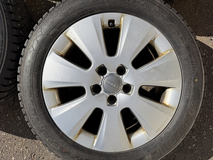 17" оригинальные диски Audi 5x112 + шипованные шины 225/55/17 (6 фото из 8)