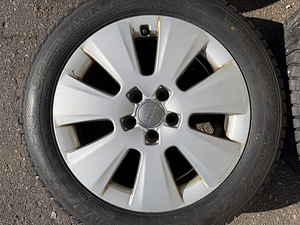 17" оригинальные диски Audi 5x112 + шипованные шины 225/55/17 (8 фото из 8)