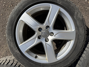 18" оригинальные диски Audi 5x112 + шипованные шины 235/55/18 (7 мм) (5 фото из 8)