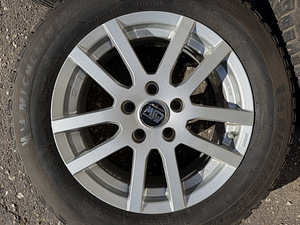 16" MSW veljed 5x114,3 + naastrehvid 205/60/16 + andurid (7 foto / 9)