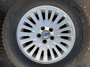 19" Volvo originaalveljed 5x108 + naastrehvid 215/65/16 (1 foto / 9)