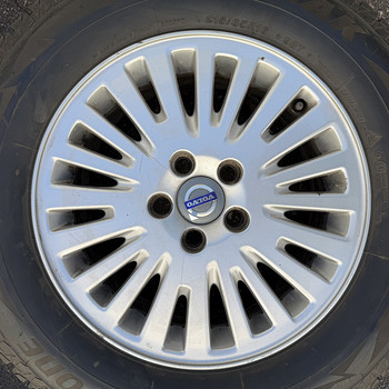 19" оригинальные диски Volvo 5x108 + шипованные шины 215/65/16