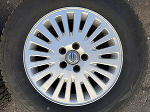 19" Volvo originaalveljed 5x108 + naastrehvid 215/65/16 (4 foto / 9)