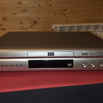 CD-mängija Hitachi