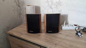 Колонки Pioneer (1 фото из 2)