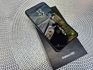 Samsung Galaxy S23 128GB (2 foto / 5)
