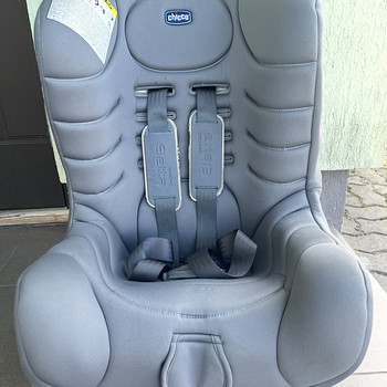 Отдам детское автокресло Chicco