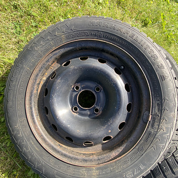 Nokian 175/65 R14 со стальными дисками