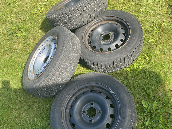 Nokian 175/65 R14 со стальными дисками