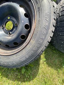 Nokian 175/65 R14 со стальными дисками (3 фото из 5)