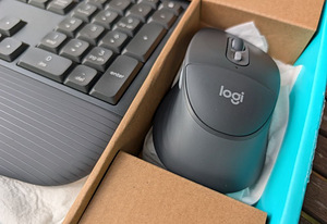 Logitech MK880 klaviatuur ja hiir (2 foto / 3)