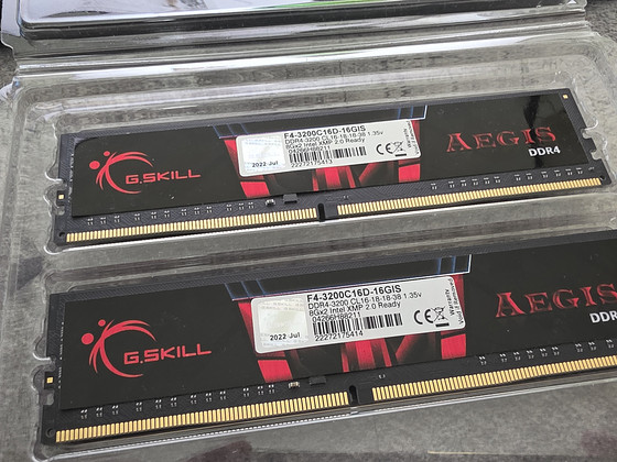 G.SKILL DDR4 3200 F4-3200C16D-16GIS