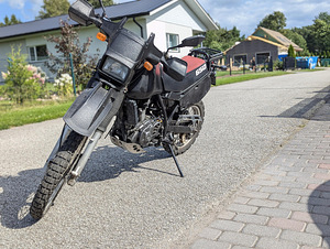 SUZUKI DR 650R 33KW 1991 (1 foto / 10)