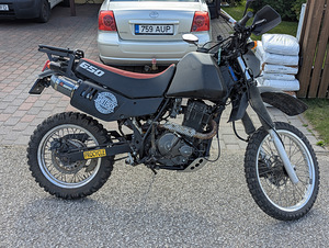 SUZUKI DR 650R 33KW 1991 (4 foto / 10)