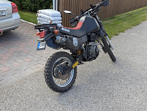SUZUKI DR 650R 33KW 1991 (5 foto / 10)