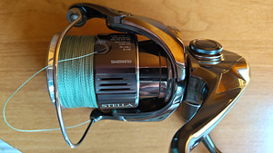 Спиннинговая катушка Shimano Stella 2500FK, не использовалась (2 фото из 5)