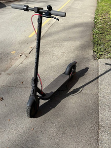 Xiaomi Electric Scooter 4 (1 фото из 3)