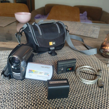 Samsung VP-D371 MiniDV видеокамера