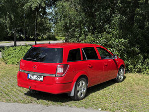 Opel Astra H Family (3 foto / 7)