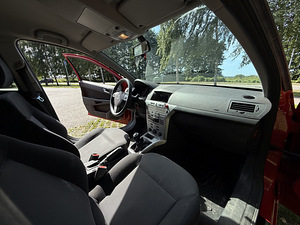 Opel Astra H Family (7 foto / 7)
