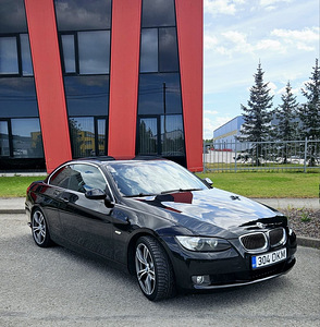 BMW e93 330 (1 фото из 13)