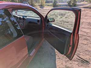 Ford Fiesta (14 foto / 14)