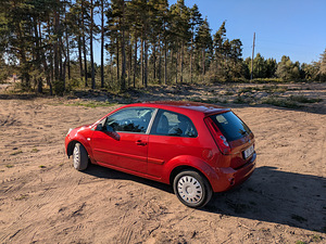 Ford Fiesta (5 foto / 14)