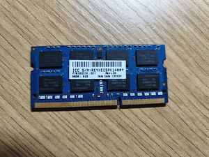 SK Hynix 8GB DDR3L 1600MHz SO-DIMM (2 фото из 2)