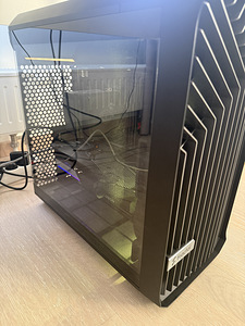 Mänguarvuti i7-9700 / RX 6750 XT 12GB / 32GB RAM / 1TB SSD € (2 foto / 3)