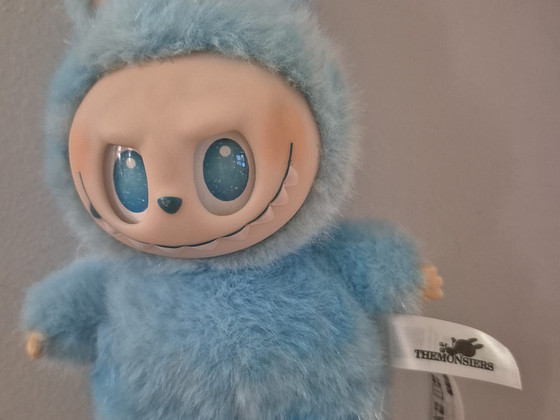 Синий Labubu Popmart
