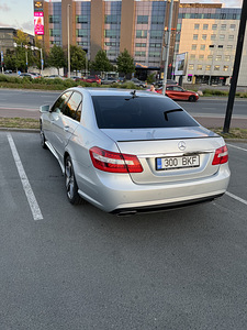 Mercedes-Benz E220 (3 фото из 15)