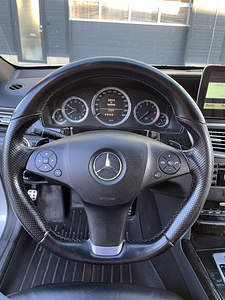 Mercedes-Benz E220 (10 фото из 15)