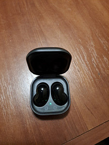 Juhtmevabad kõrvaklapid Samsung Galaxy Buds Pro (SM-R190) (1 foto / 2)