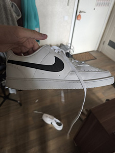 Кроссовки NIKE (2 фото из 3)