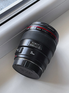 Canon EF 35mm f/1.4 L objektiiv (2 foto / 6)
