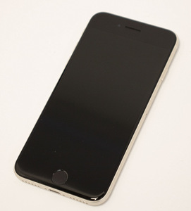Mobiiltelefon iPhone SE 3 (2022) 64 GB (2 foto / 3)