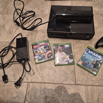 Microsoft Xbox One + Kinect +3 игры