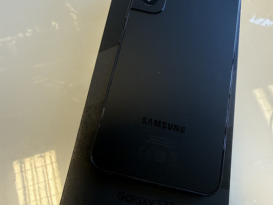 SAMSUNG S22 8/128GB