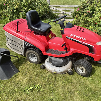 Müüa väga võimekas Honda HF2620 premium-klassi murutraktor