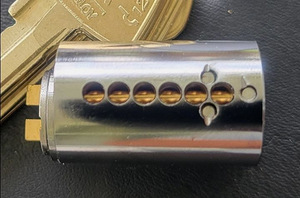 Дверной замок ASSA Abloy D12 Scandinavian SCD Oval Cylinder (3 фото из 3)