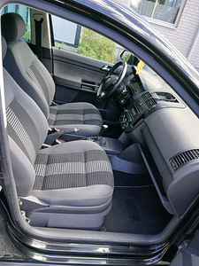 VW Polo (6 фото из 13)