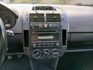 VW Polo (7 фото из 13)