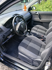 VW Polo (9 фото из 13)