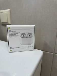 AirPods 3 (2 фото из 2)