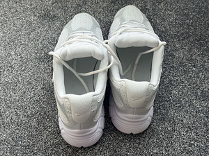 Мужские белые кроссовки Nike V5 NRN (1 фото из 7)