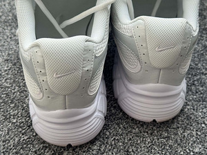 Мужские белые кроссовки Nike V5 NRN (4 фото из 7)